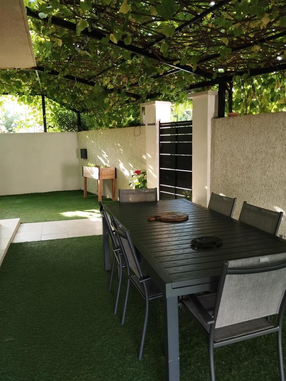 Villa J Et V Bedarrides Bagian luar foto